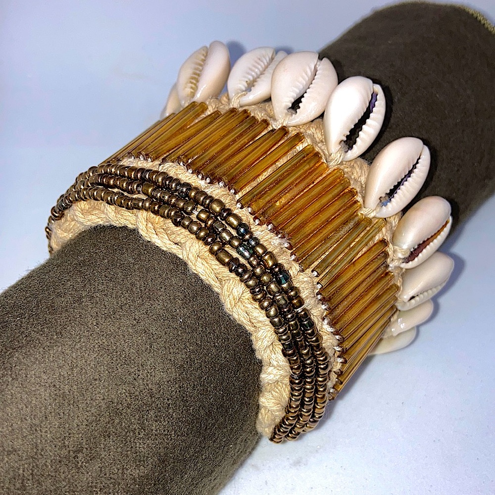 mare sole amore - anthropologie - shell bracelet hand made /weaved nautical